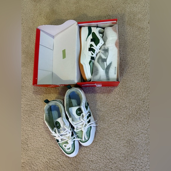 Men’s Shoes Size 12 - Picture 3 of 5